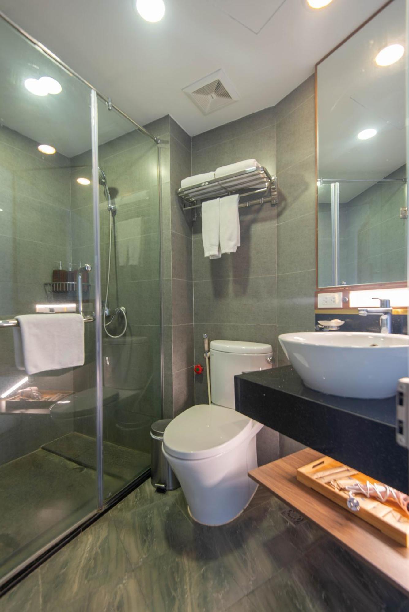 Sunny Moon West Lake Apartment Hanoi Room photo